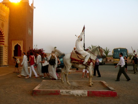 Chez-Allez-Dinner-Show-Marrakech-Palmary-Man-on-Horse