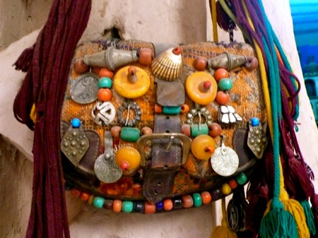 Beaded-Berber-Bag-With-Antique-Amber-Silver-Amzrou-Zagora